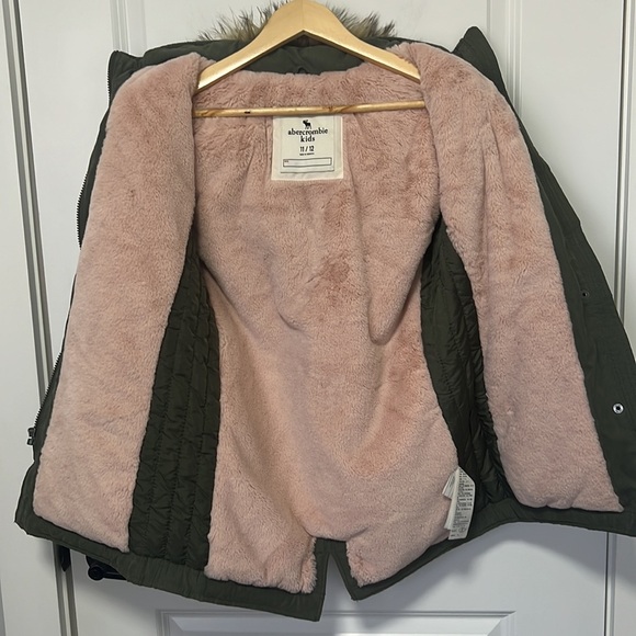 Abercrombie Kids Forest Green Ultimate Parka w/faux Fur size 11/12 - Picture 7 of 12